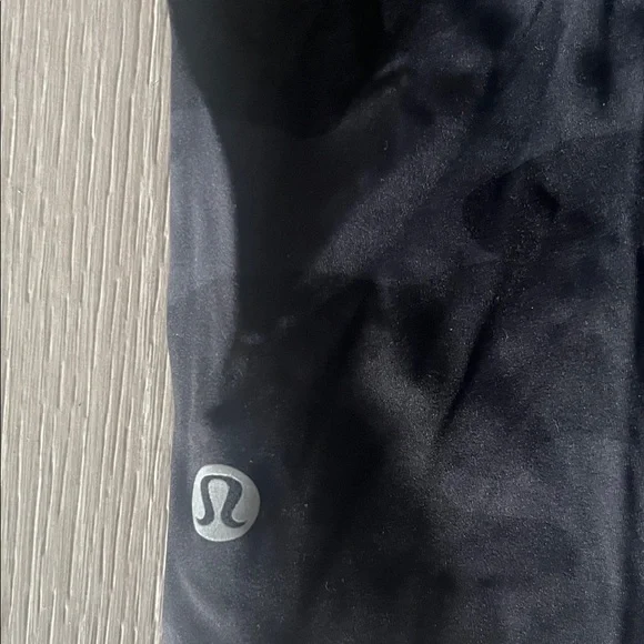 Lululemon Black Camo High-Waist Cropped Leggings - Picture 3 of 5